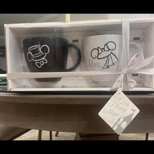 Disney Mickey and Mrs. Mouse Mug Set - Perfect Gift for Couples